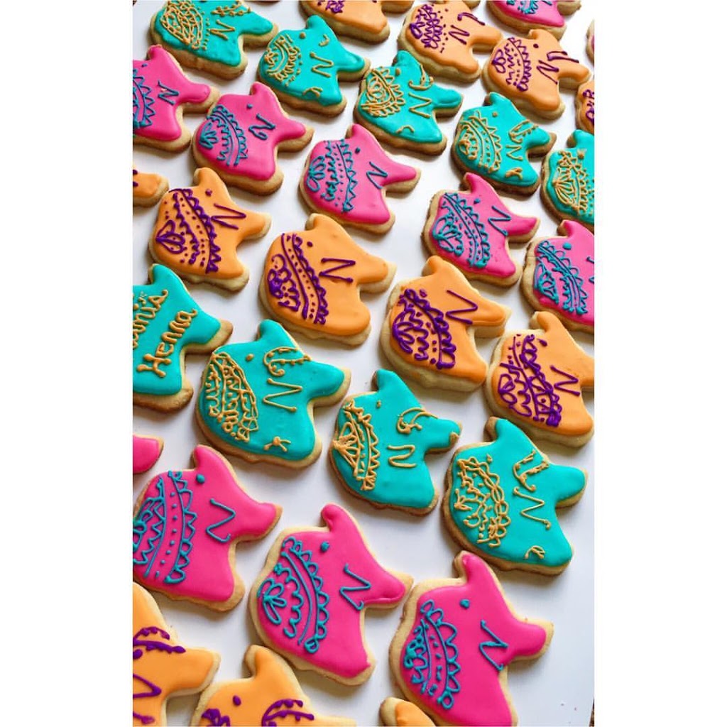 Fancy Frostings | 7091 King St, Bolton, ON L7C 0V4, Canada | Phone: (647) 464-8362