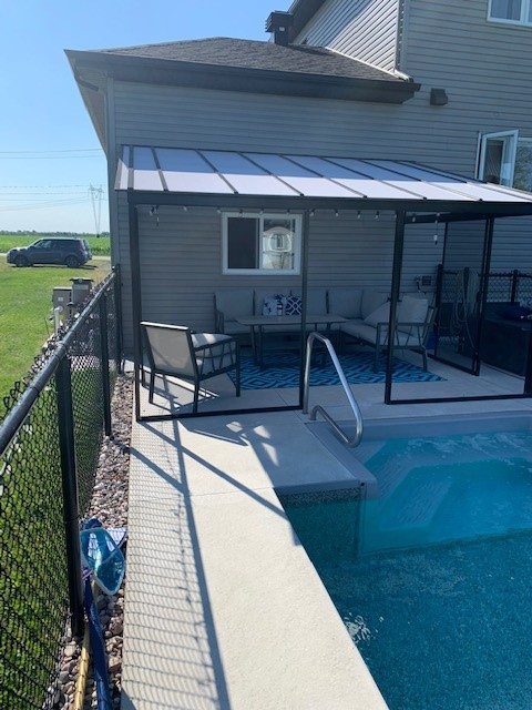Multiple Awnings Inc. | 1505A Rue de lIndustrie, Beloeil, QC J3G 0S5, Canada | Phone: (450) 446-4182