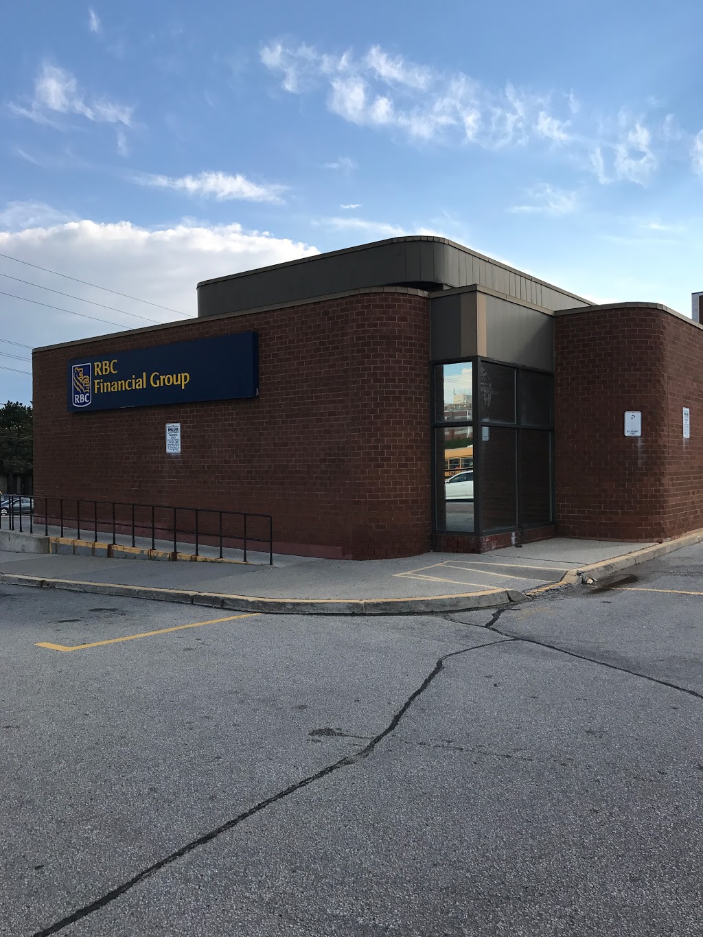 RBC Royal Bank | 3091 Lawrence Ave E, Scarborough, ON M1H 1A1, Canada | Phone: (416) 431-7002