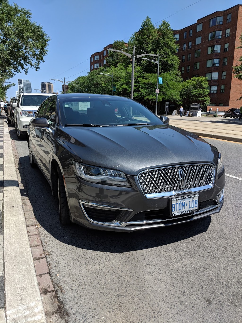 Eminent Valet | 6410 Kestrel Rd, Mississauga, ON L5T 1Z8, Canada | Phone: (416) 887-7155