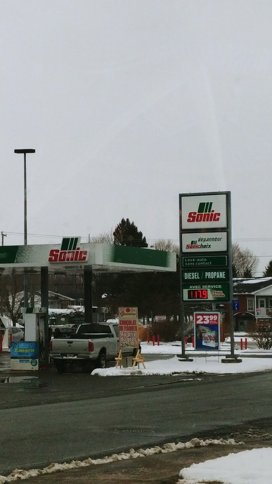 Station-service et lave-auto Sonic Pie-X | VIVACO groupe coopéra | 5 Avenue Pie X, Victoriaville, QC G6P 8S7, Canada | Phone: (819) 758-9345