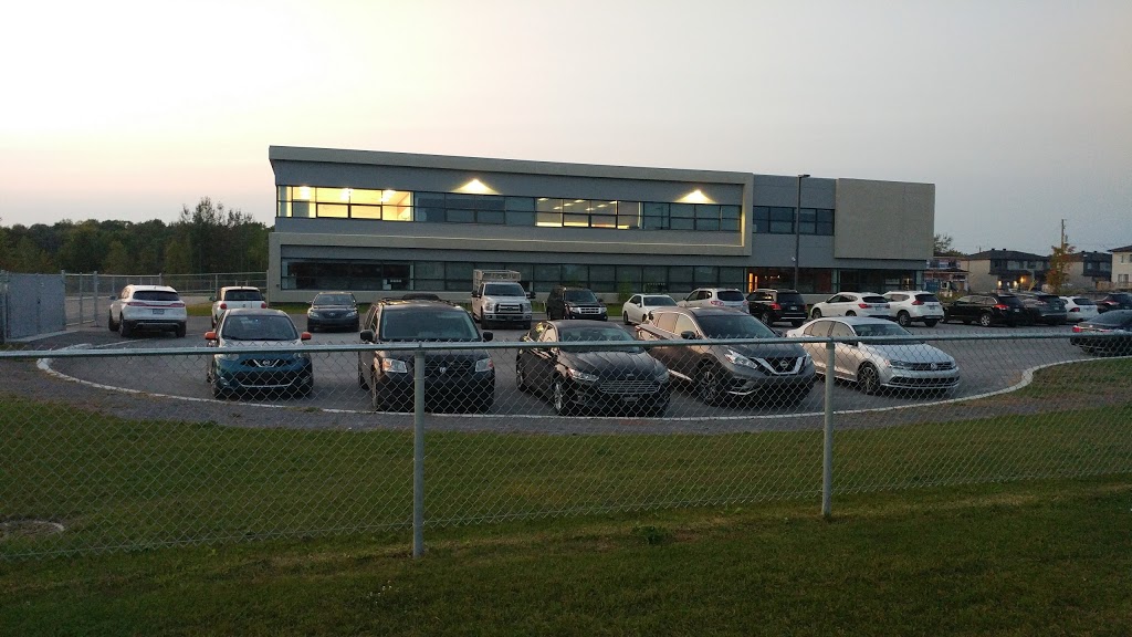 École Des Étriers | 990 Rue des Abeilles, Saint-Lazare, QC J7T 2A6, Canada | Phone: (514) 477-7014
