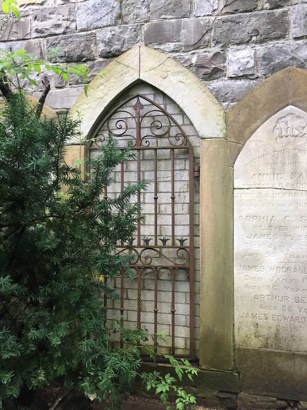 Saint James Cemetery | 635 Parliament St, Toronto, ON M4X 1R1, Canada | Phone: (416) 964-9194