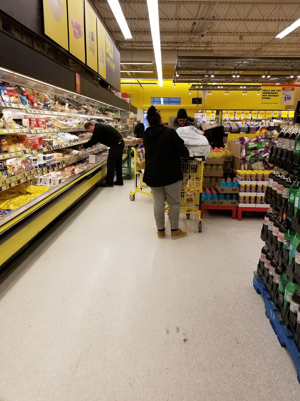 Mike & Terris No Frills | 98 Ontario St S, Grand Bend, ON N0M 1T0, Canada | Phone: (866) 987-6453