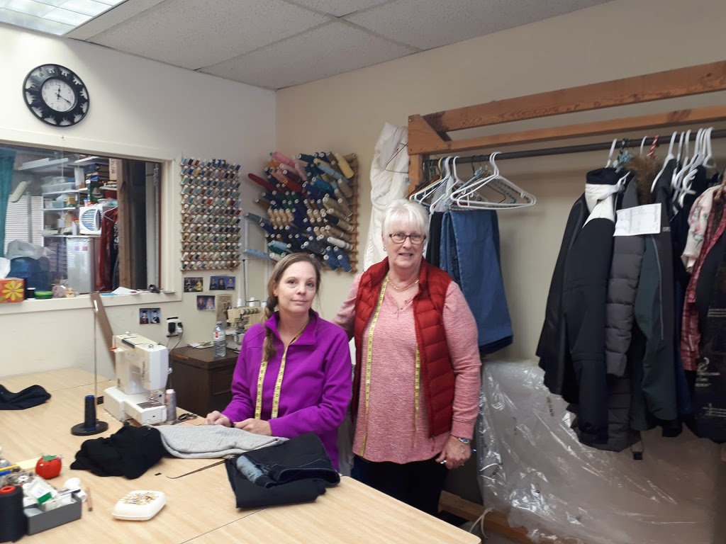 Lanark Sew & Save | 16 William St E, Smiths Falls, ON K7A 1C2, Canada | Phone: (613) 283-8048