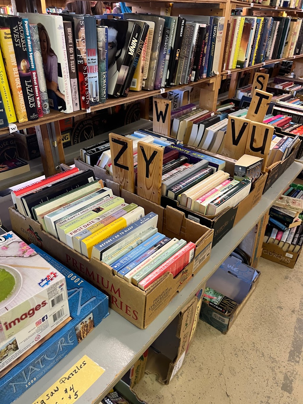 Watsons Mill Used Book Store | 5524 Dickinson St, Manotick, ON K4M 1A2, Canada | Phone: (613) 692-6455