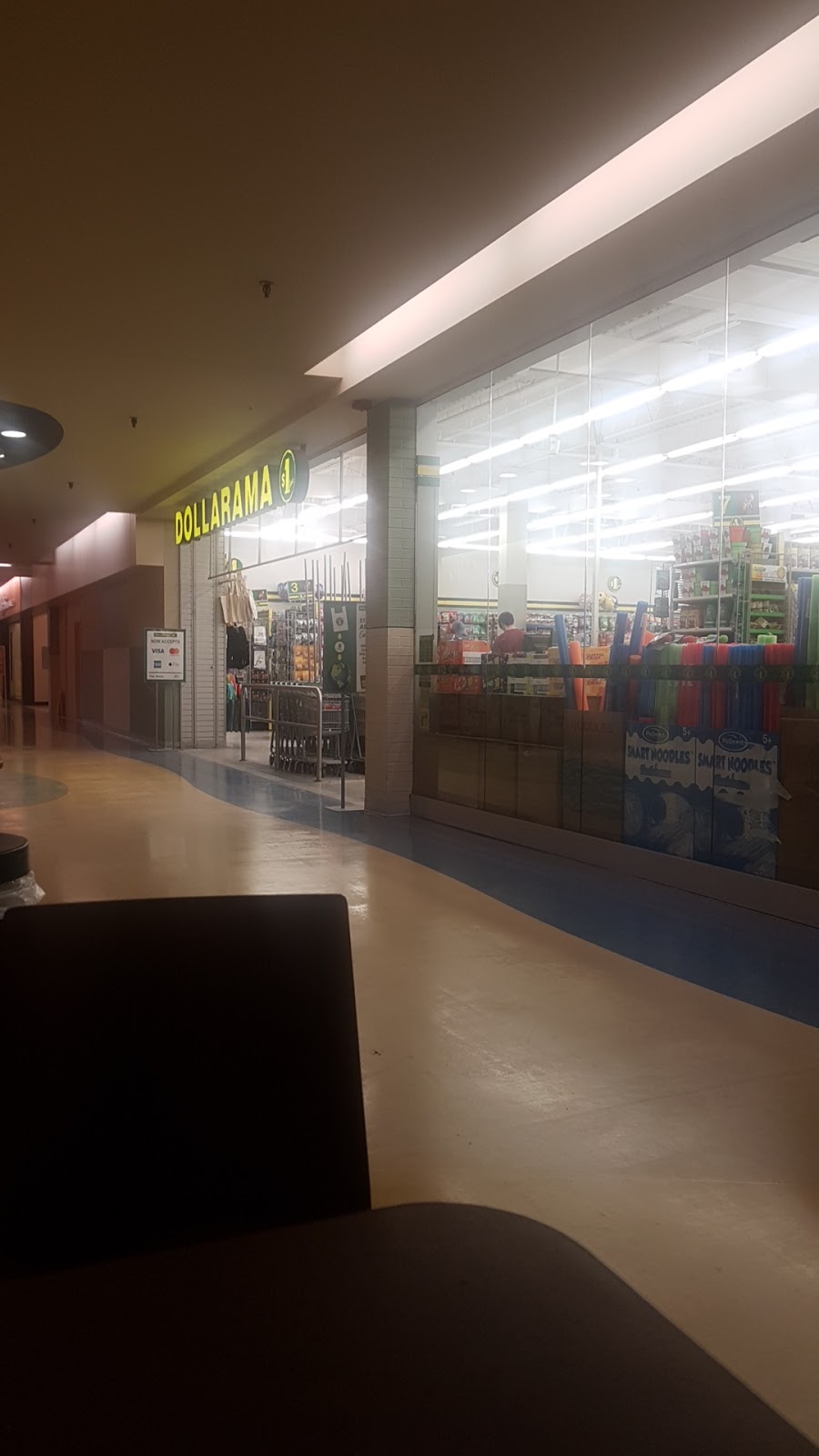 Dollarama | Mountain Plaza Mall, 661 Upper James St, Hamilton, ON L9C 5R8, Canada | Phone: (905) 383-1804
