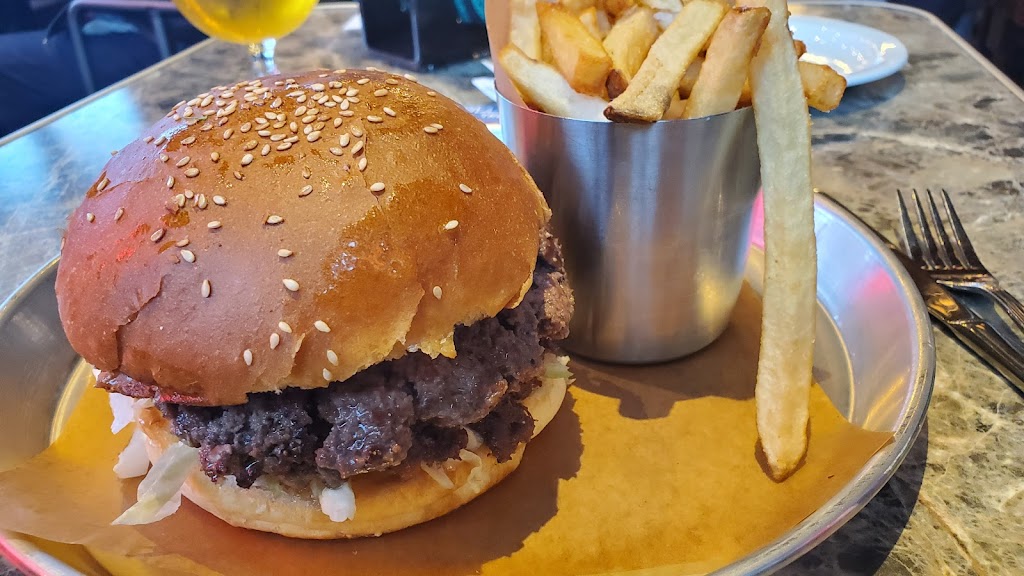 Beertown Public House Etobicoke | 1020 Islington Ave, Etobicoke, ON M8Z 6A4, Canada | Phone: (647) 910-2337
