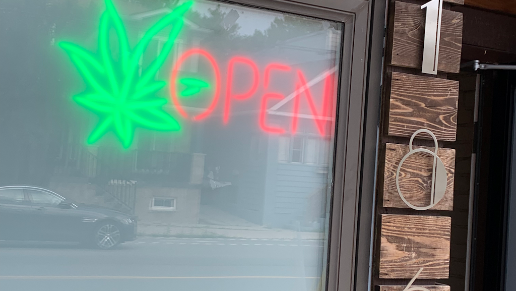 AlphaBud Cannabis (ABC co) | 1186a Woodbine Ave, East York, ON M4C 4E2, Canada | Phone: (647) 343-2837