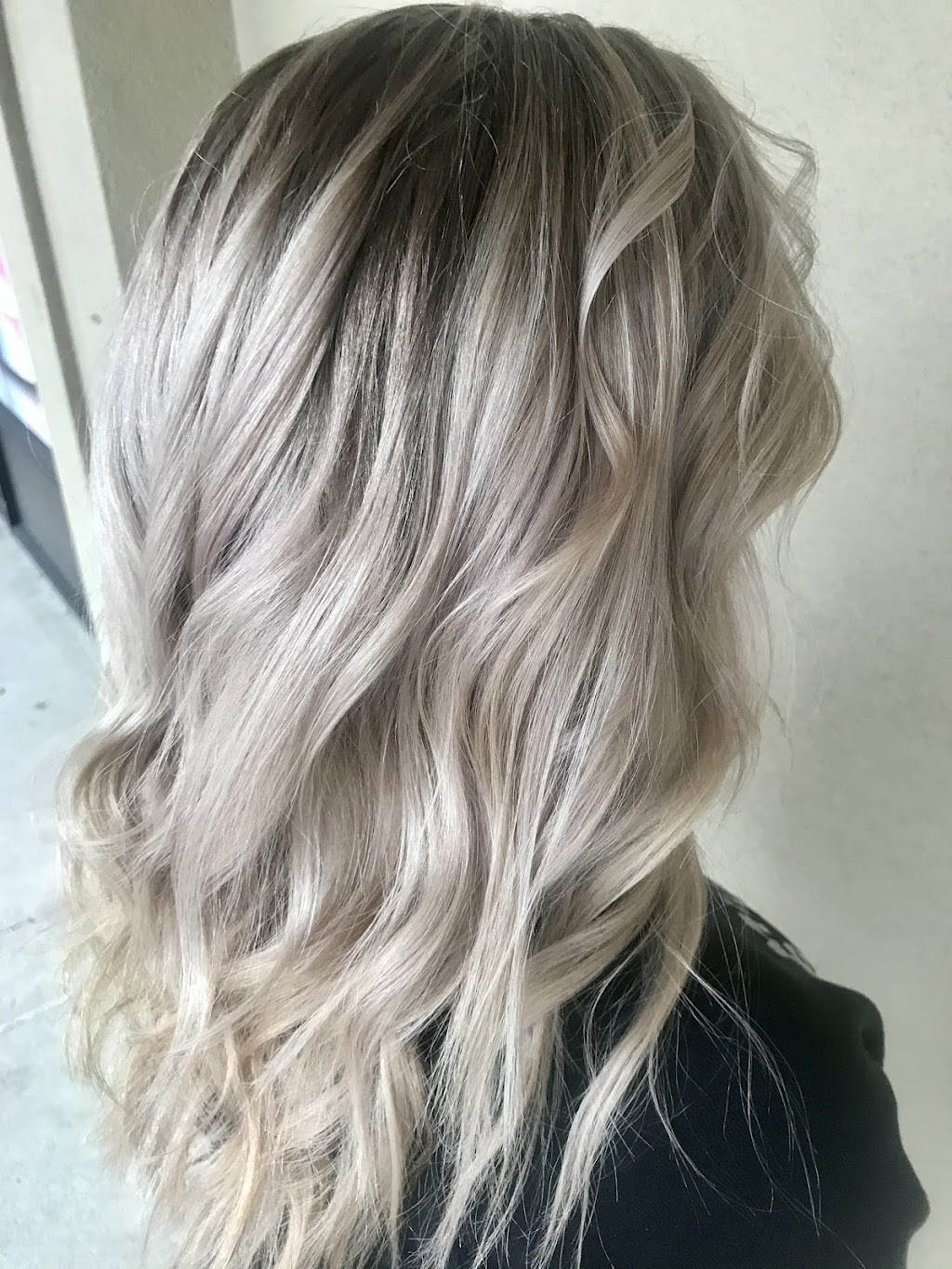 Headlox Hair Studio | 5725 Vedder Rd, Chilliwack, BC V2R 3N4, Canada | Phone: (604) 858-8009