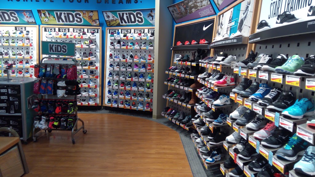 Sport Chek St.Vital Centre | 1225 St Marys Rd Unit #54A, Winnipeg, MB R2M 5E5, Canada | Phone: (204) 257-7418