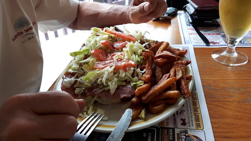 Restaurant Le Villageois | 289 QC-323, Brébeuf, QC J0T 1B0, Canada | Phone: (819) 425-8282
