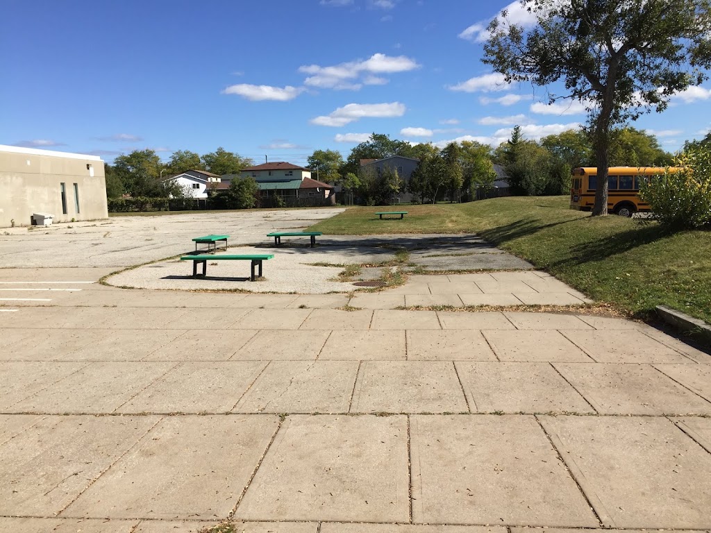 Melody Village Junior Public School | 520 Silverstone Dr, Etobicoke, ON M9V 3L5, Canada | Phone: (416) 394-7620