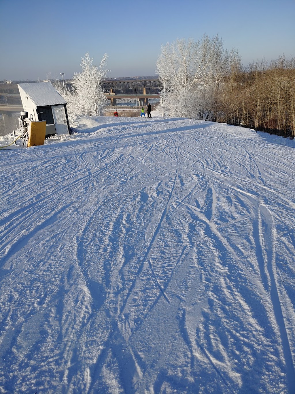 Sunridge Ski Area | 10980 17 St NW, Edmonton, AB T6S 1E4, Canada | Phone: (780) 449-6555