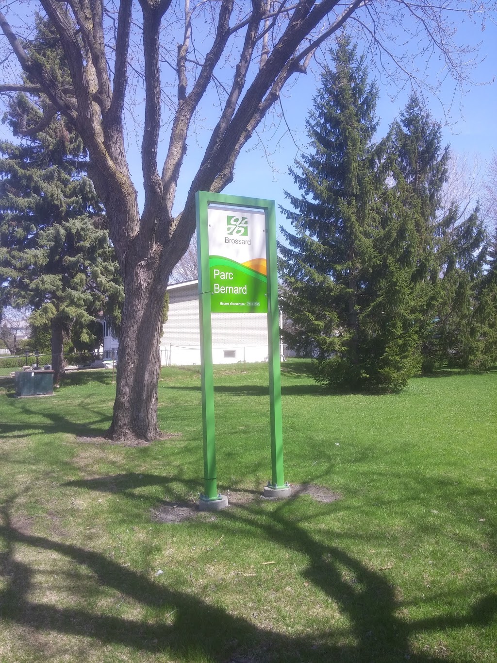Parc Bernard | 3209 Avenue Bernard, Brossard, QC J4Z 2B7, Canada