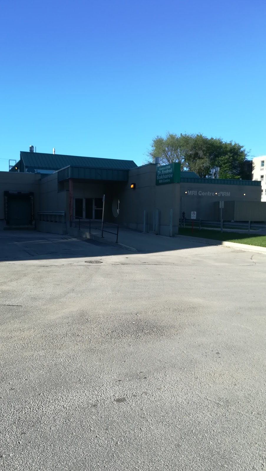 St. Boniface Hospital :Andrei Sakharov MRI Centre | 355 Tache Ave, Winnipeg, MB R2H 2A6, Canada | Phone: (204) 235-3600
