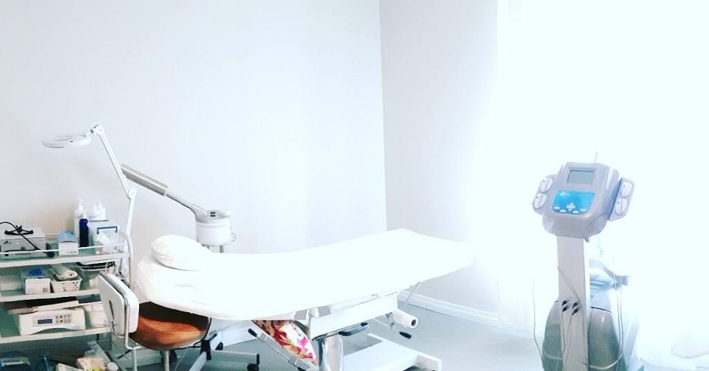 Kates Beauty | Everridge Dr SW, Calgary, AB T2Y 4R4, Canada | Phone: (403) 667-4655