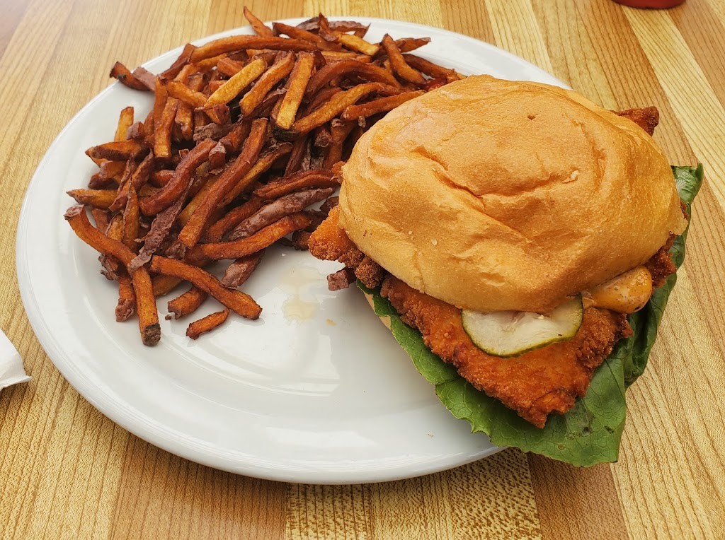 Clearwater Junction Restaurant | 33 boundary trail, Clearwater, MB R0K 0M0, Canada | Phone: (204) 873-2623