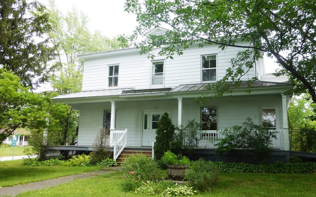 Maison de la Culture de Racine | 348 Rue de lÉglise, Racine, QC J0E 1Y0, Canada | Phone: (450) 532-4934