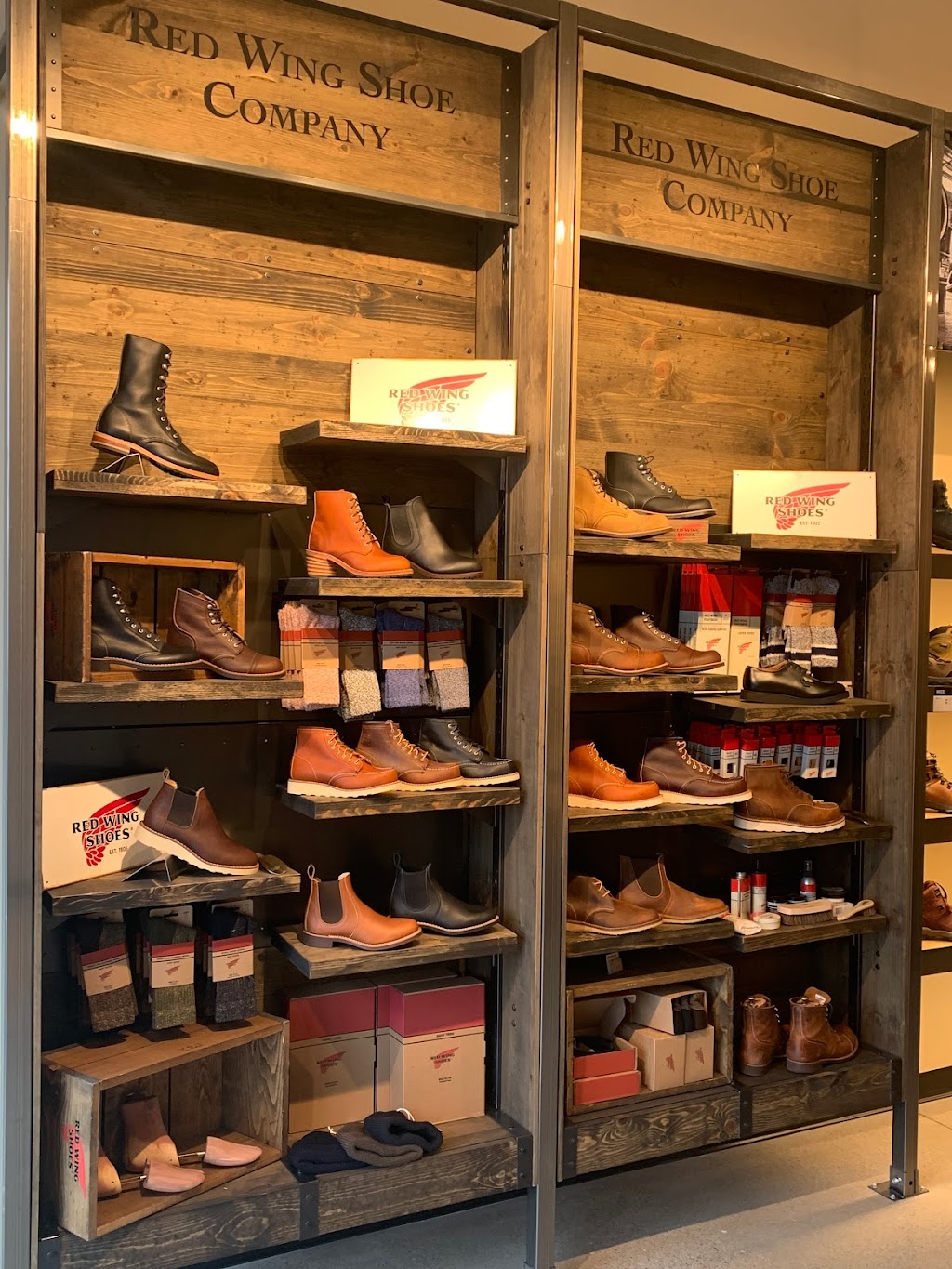 Red Wing - London, ON | 879 Wellington Rd 3 3, London, ON N6E 3N5, Canada | Phone: (519) 640-1924