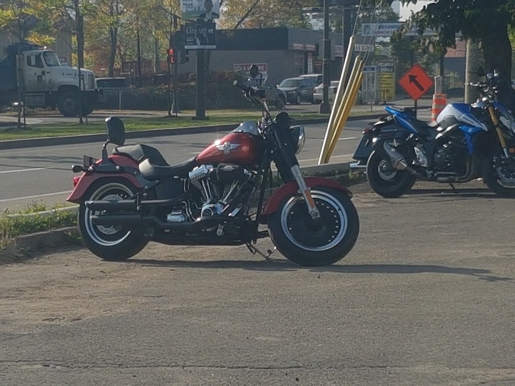 Motorcycle Gaetan (used Harley-Davidson) | 2350 Bd Sainte-Anne, Québec, QC G1J 1Y3, Canada | Phone: (418) 648-0621