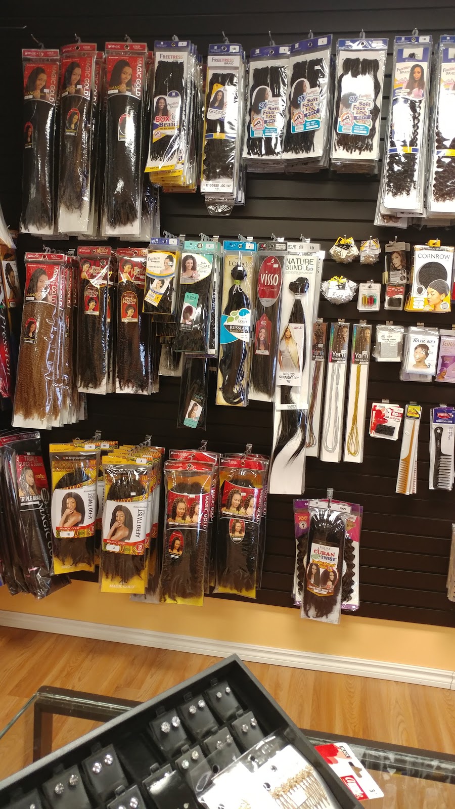 Unbeweavable Salon | 3829 Tecumseh Rd E, Windsor, ON N8W 1J1, Canada | Phone: (519) 944-4450