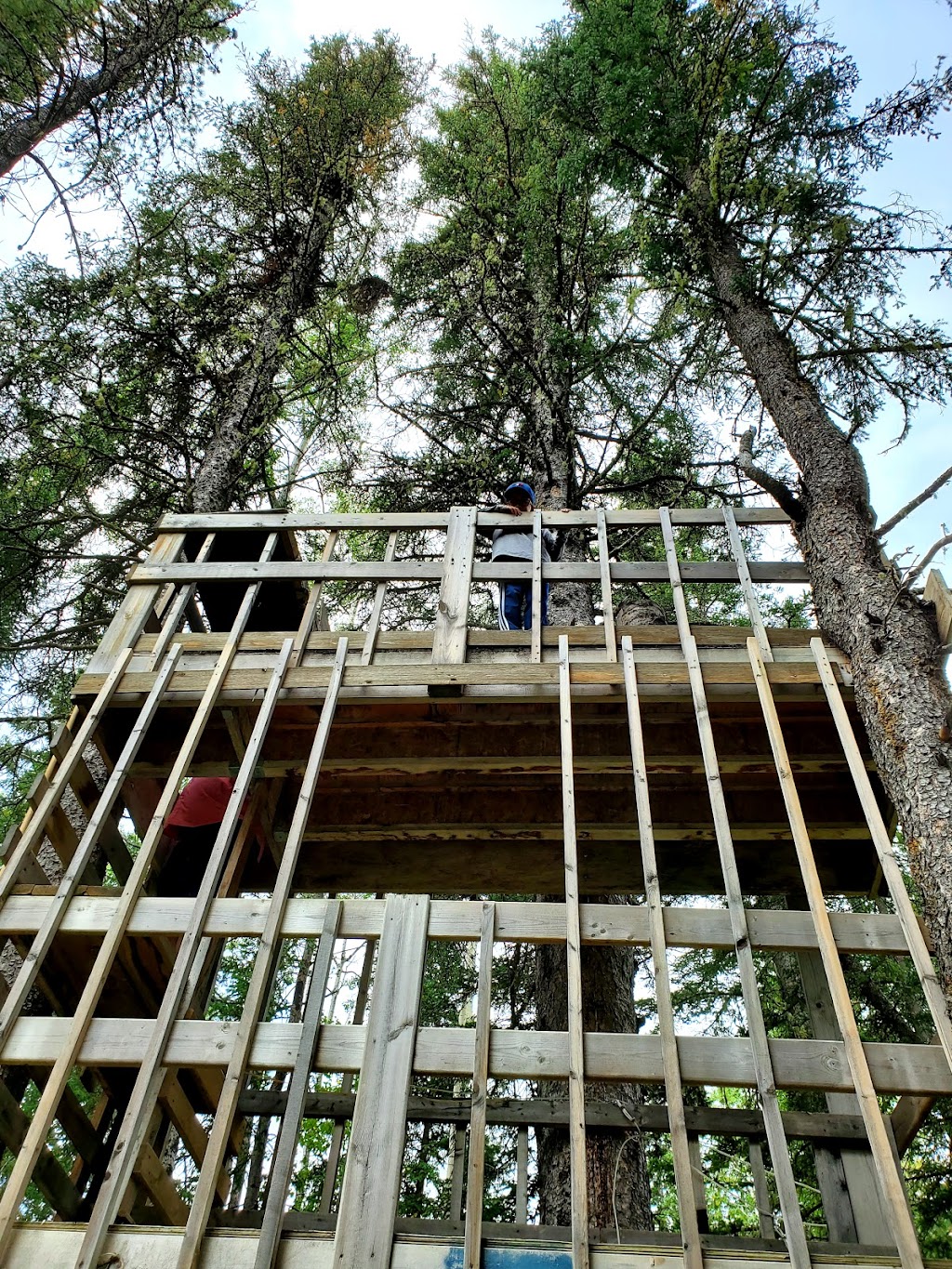 Nordegg Vacation Rentals | 909 Wolverine Way, Brazeau, AB T0M 2H0, Canada | Phone: (855) 667-3344