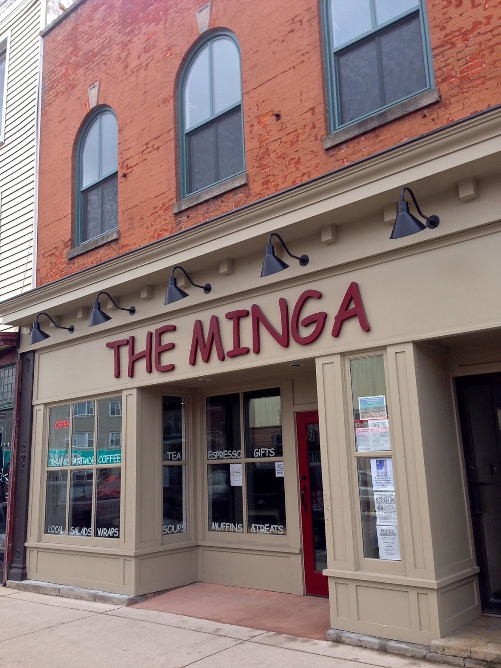 The Minga Cafe | 146 Queen St, Dunnville, ON N1A 1H7, Canada | Phone: (289) 738-1198