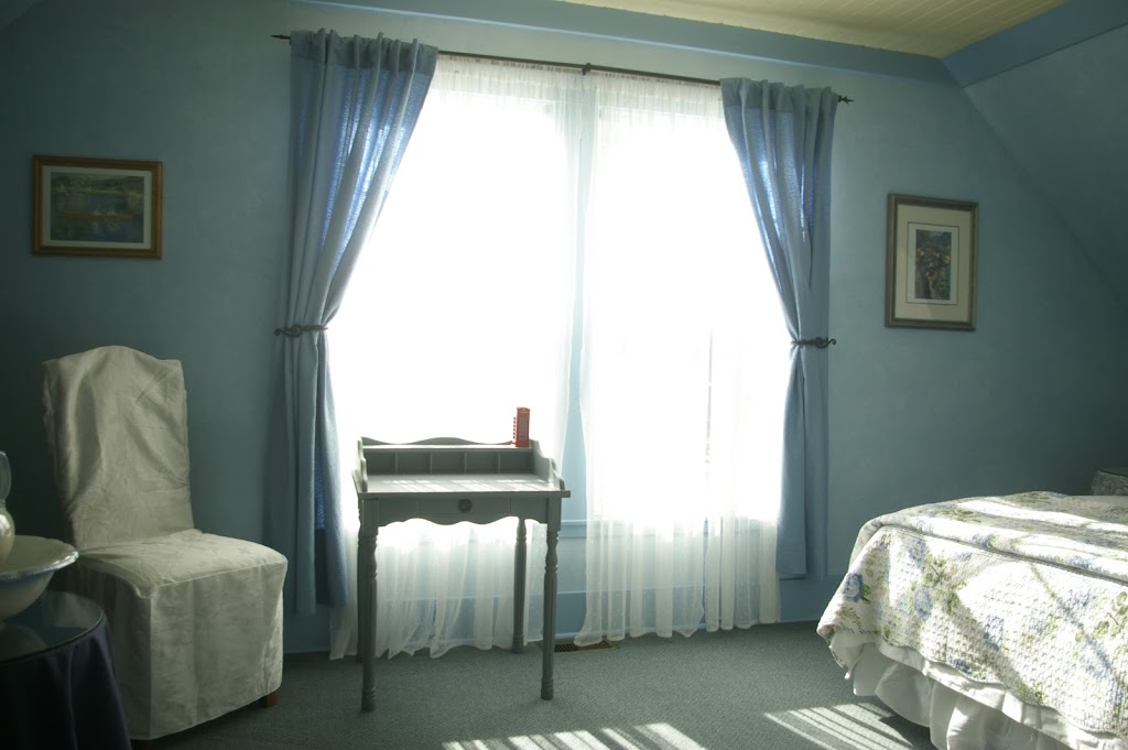 Holmesdale House | 1058 Holmesdale St, Duncan, BC V9L 4Y7, Canada | Phone: (250) 597-1502