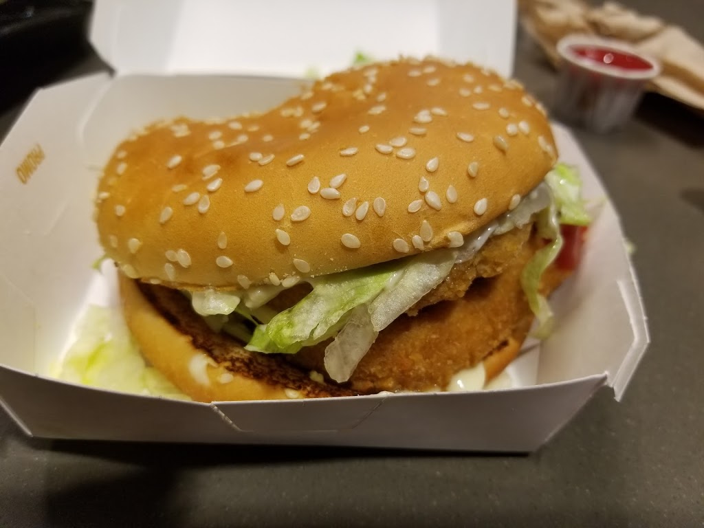 McDonalds | 3030 Don Mills Rd, North York, ON M2J 3C1, Canada | Phone: (416) 494-9335