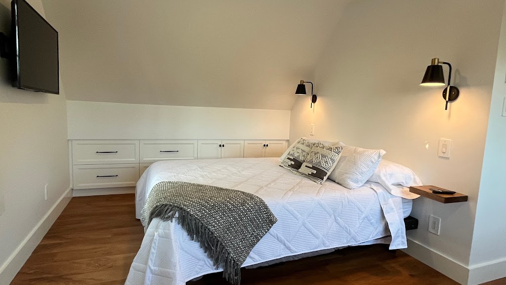 The Loft at Hannigan House | 323 Main St, Wellington, ON K0K 3L0, Canada | Phone: (416) 917-2944