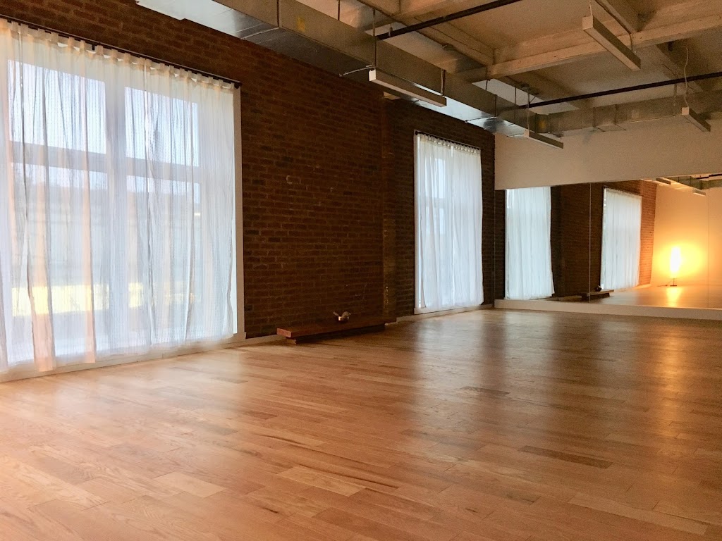 Liv Yoga | 4468 Wellington St #210, Verdun, QC H4G 2G4, Canada | Phone: (514) 303-0616