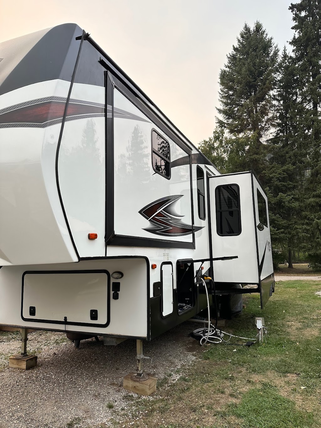 kootenay detailing invermere | 1038 Swansea Rd, Invermere, BC V0A 1K3, Canada | Phone: (250) 279-7074