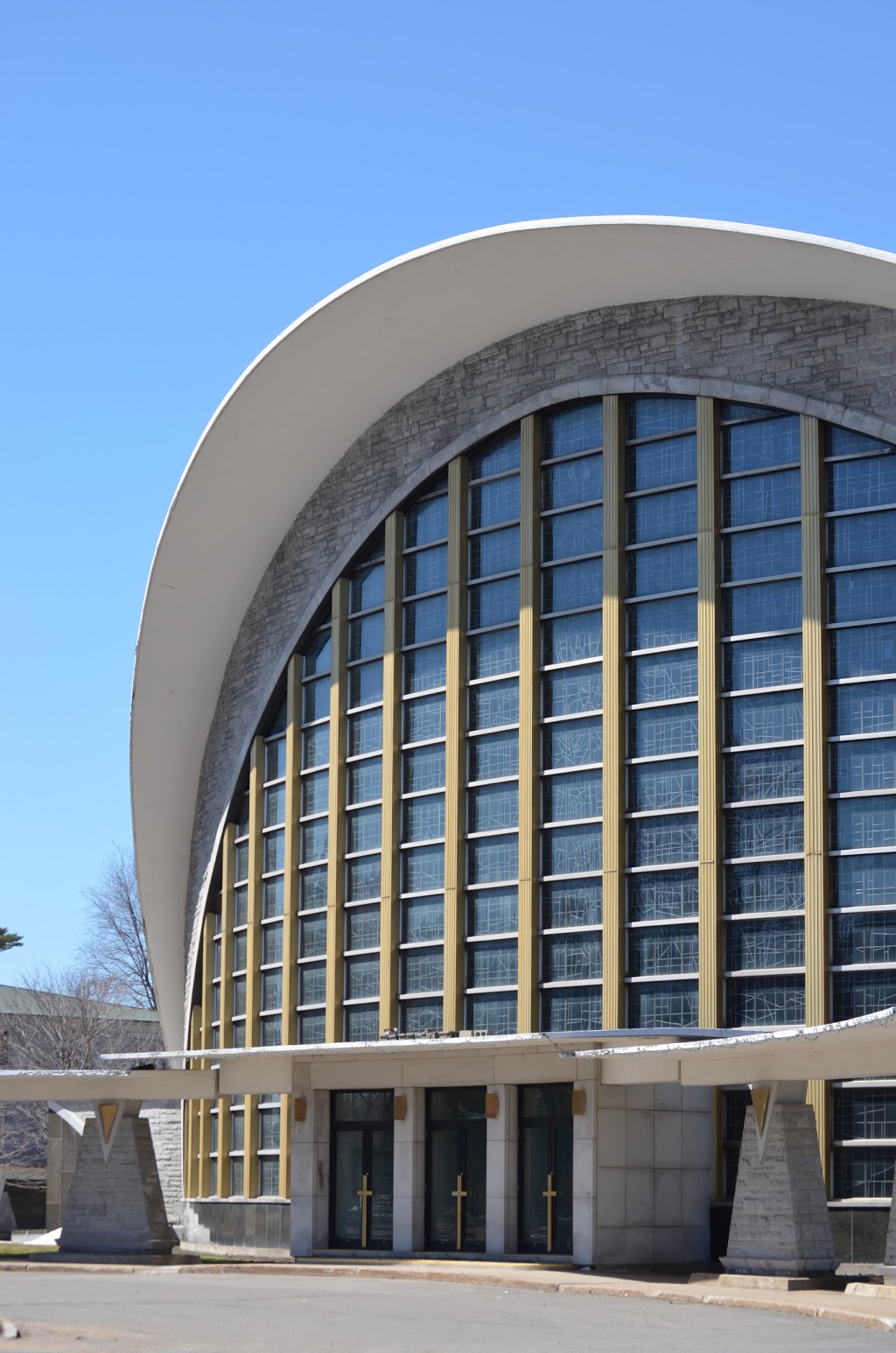 Cathédrale St-Jean-Baptiste de Nicolet | 671 Boulevard Louis Fréchette, Nicolet, QC J3T 1L6, Canada | Phone: (819) 293-2905