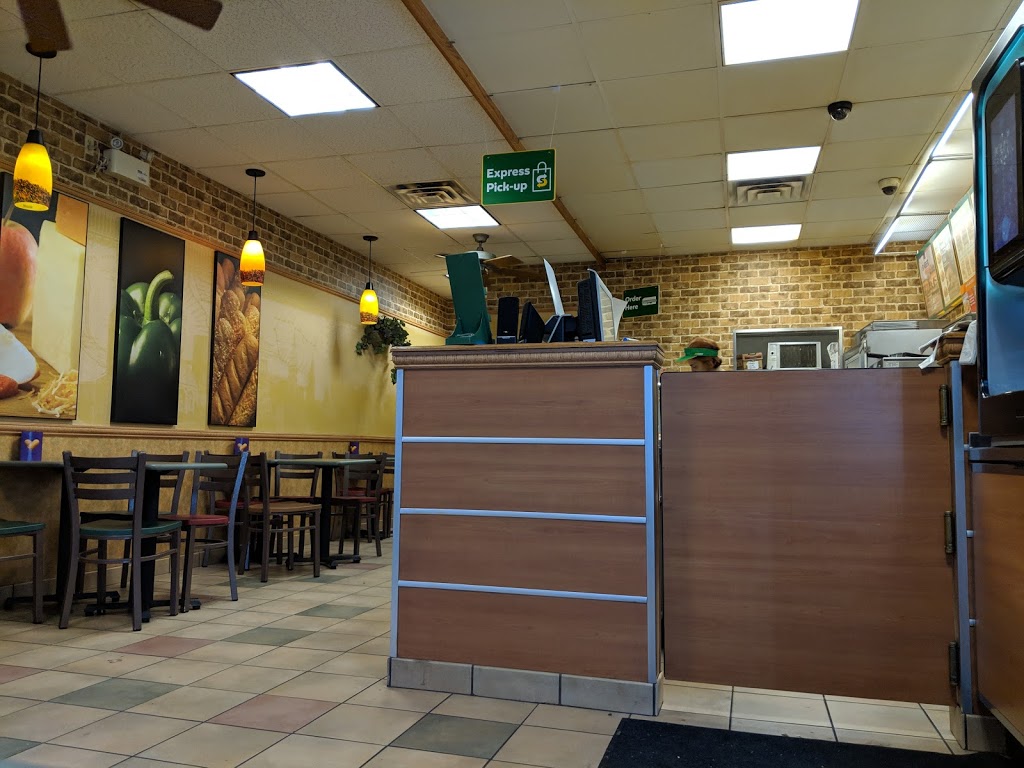 Subway | 4630-4680 Wyandotte St E, Windsor, ON N8Y 1H5, Canada | Phone: (519) 944-2416