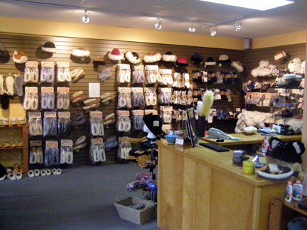 Sunshine Coast Slipper Factory | 5655 Cowrie St, Sechelt, BC V0N 3A0, Canada | Phone: (800) 499-1636