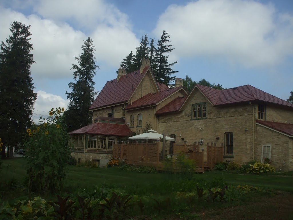 Meiklejohn House Bed & Breakfast | 116 Arthur St E, Harriston, ON N0G 1Z0, Canada | Phone: (519) 338-2671