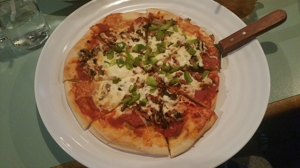 Ollees Bar & Eatery | 146 Fifth Av, St Thomas, ON N5R 4E7, Canada | Phone: (519) 633-8759