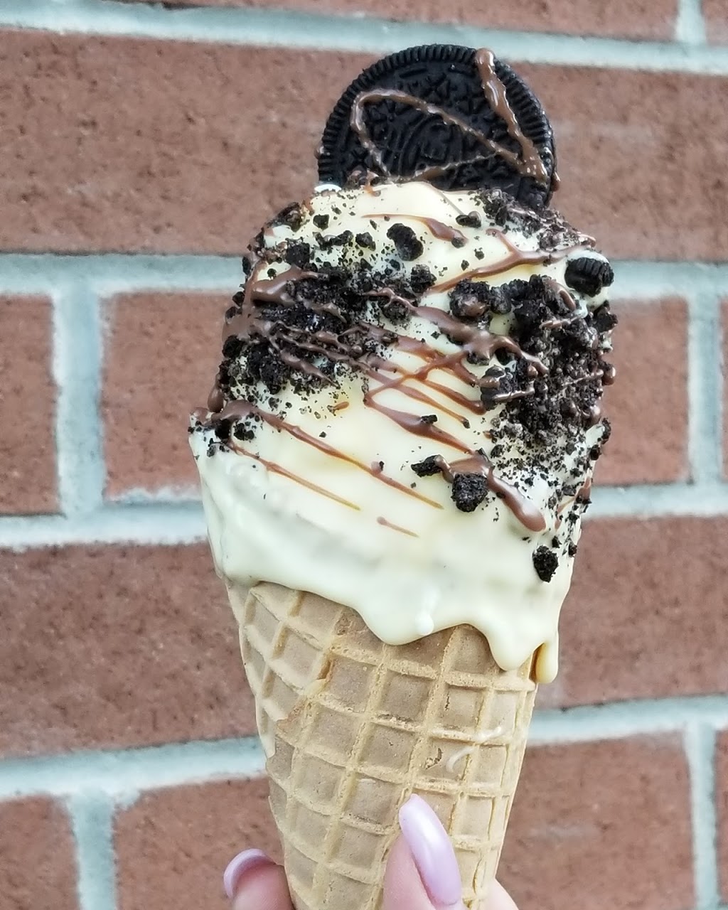 Hollywood Cone | 75 Consumers Dr, Whitby, ON L1N 9S2, Canada | Phone: (905) 430-2663
