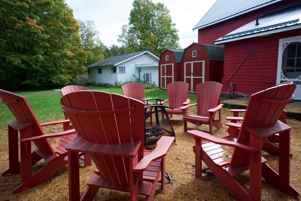 Miss Nelles Antiques & Cafe | 2 Bay St, Baysville, ON P0B 1A0, Canada | Phone: (705) 767-2181