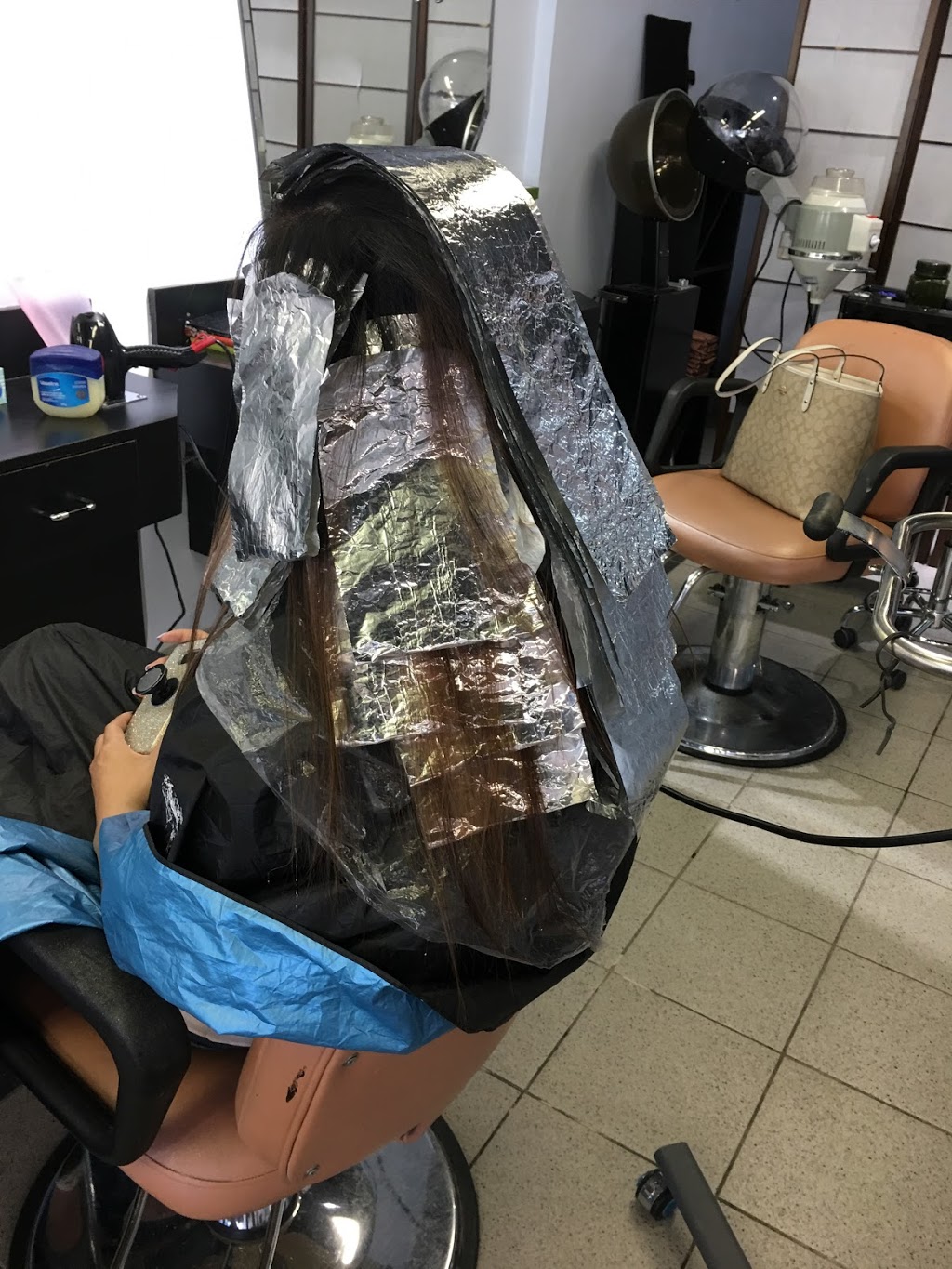 Lis Beauty Salon | 2300 John St #19, Thornhill, ON L3T 6G7, Canada | Phone: (647) 989-7778