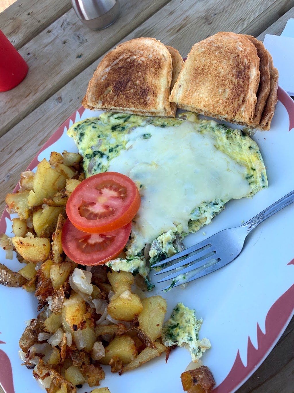 Shelley Ds Restaurant & Catering | Provincial Trunk Hwy 9, Gimli, MB R0C 1B0, Canada | Phone: (204) 642-1557
