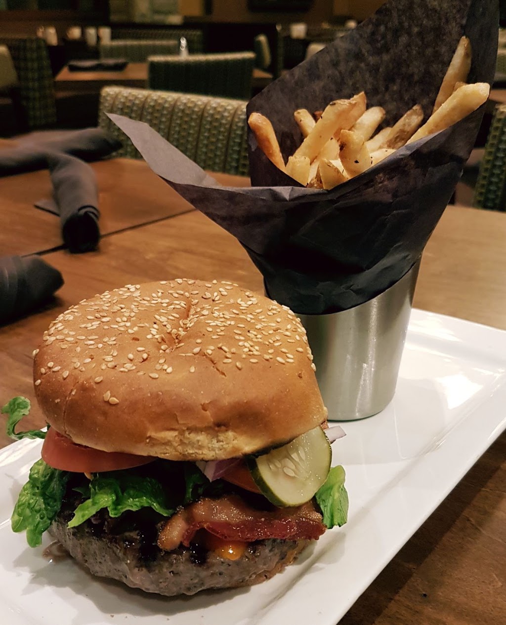 Buchanans Steak & Seafood | 6039 Fallsview Blvd, Niagara Falls, ON L2G 3V6, Canada | Phone: (905) 353-4111
