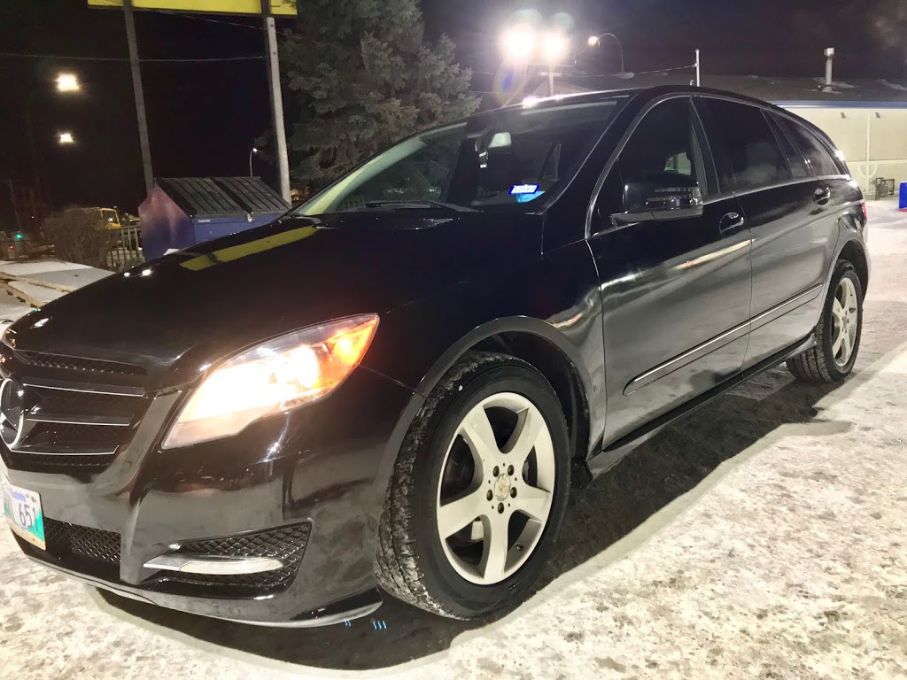 Rainbow Limousine Winnipeg | 1302 Leila Ave, Winnipeg, MB R2P 1J7, Canada | Phone: (204) 960-6662