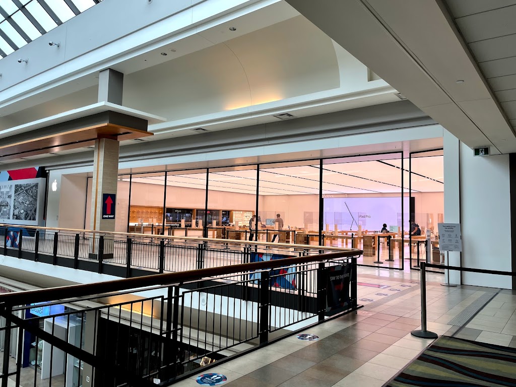 Apple Fairview | 1800 Sheppard Ave E, Toronto, ON M2J 5A7, Canada | Phone: (416) 646-4412