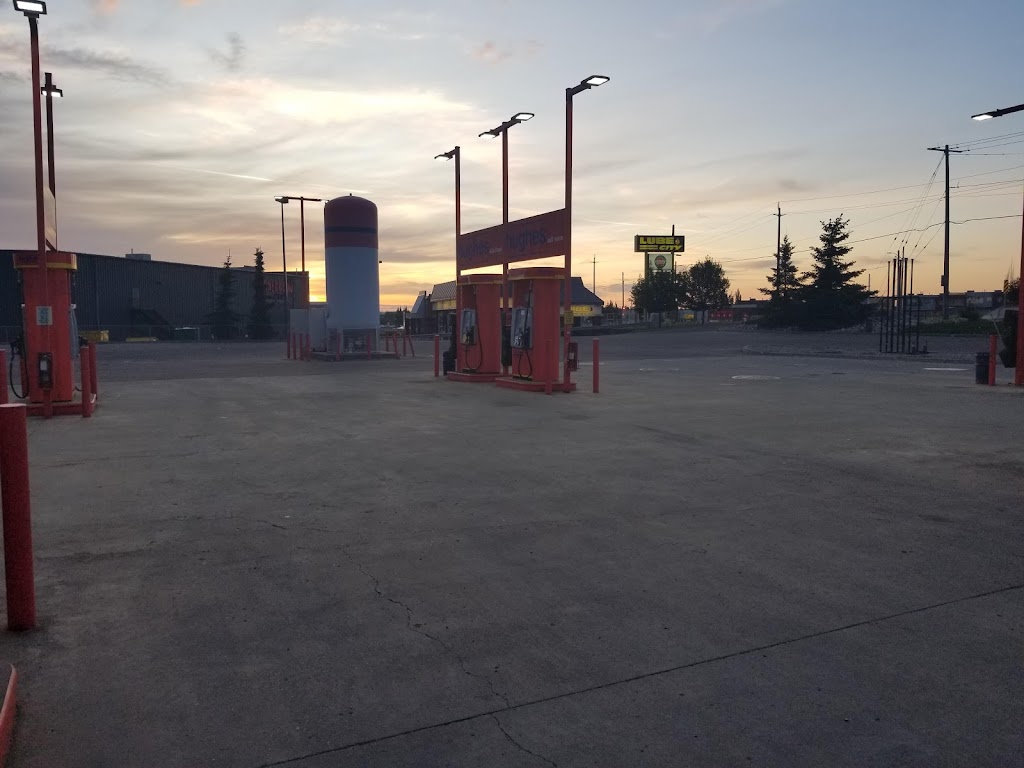 Hughes Car Wash | 8004 Roper Rd NW, Edmonton, AB T6B 3H2, Canada | Phone: (780) 450-6799