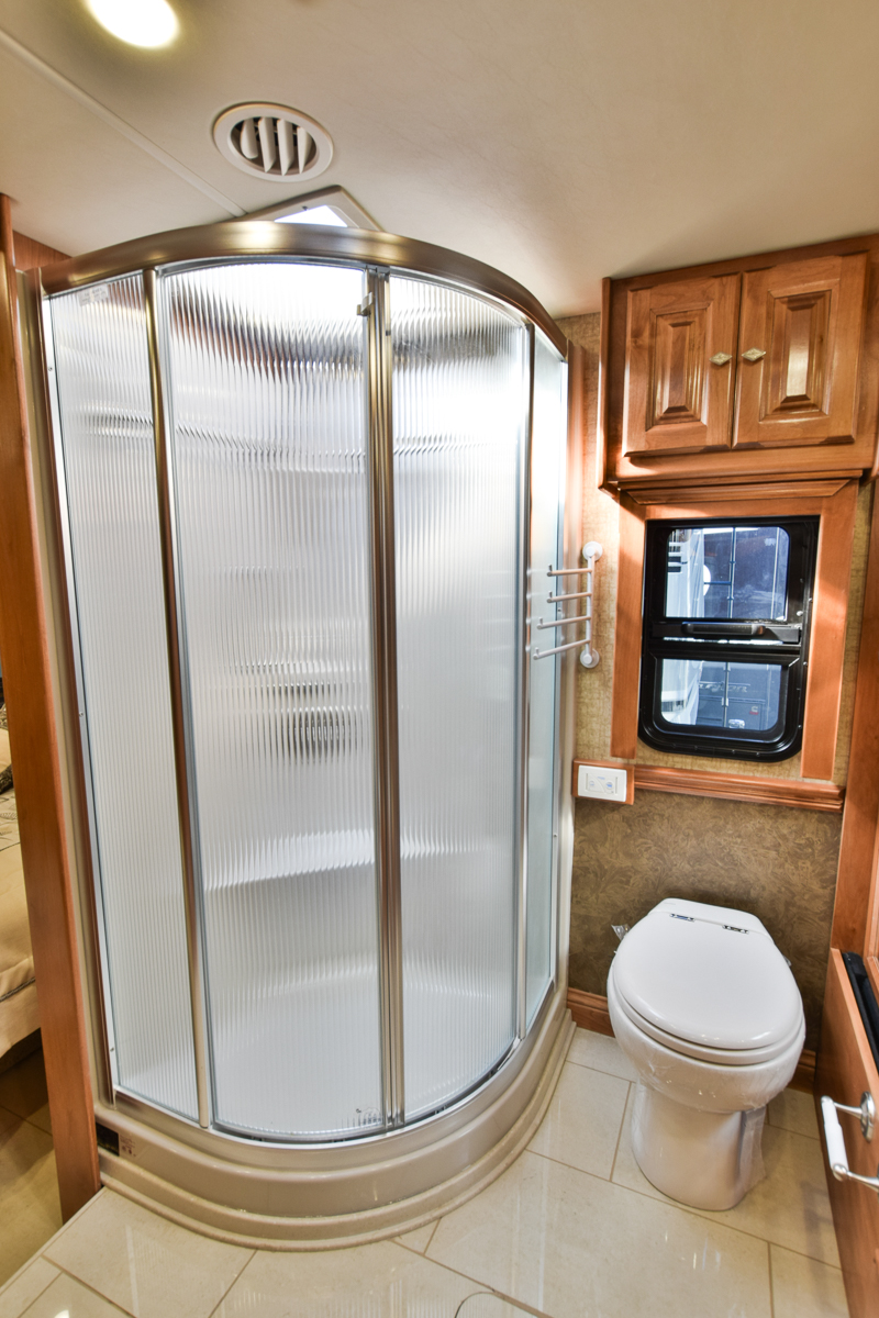 Traveland RV Supercentre Airdrie | 63 Kingsview Rd SE, Airdrie, AB T4A 0A8, Canada | Phone: (403) 945-2526
