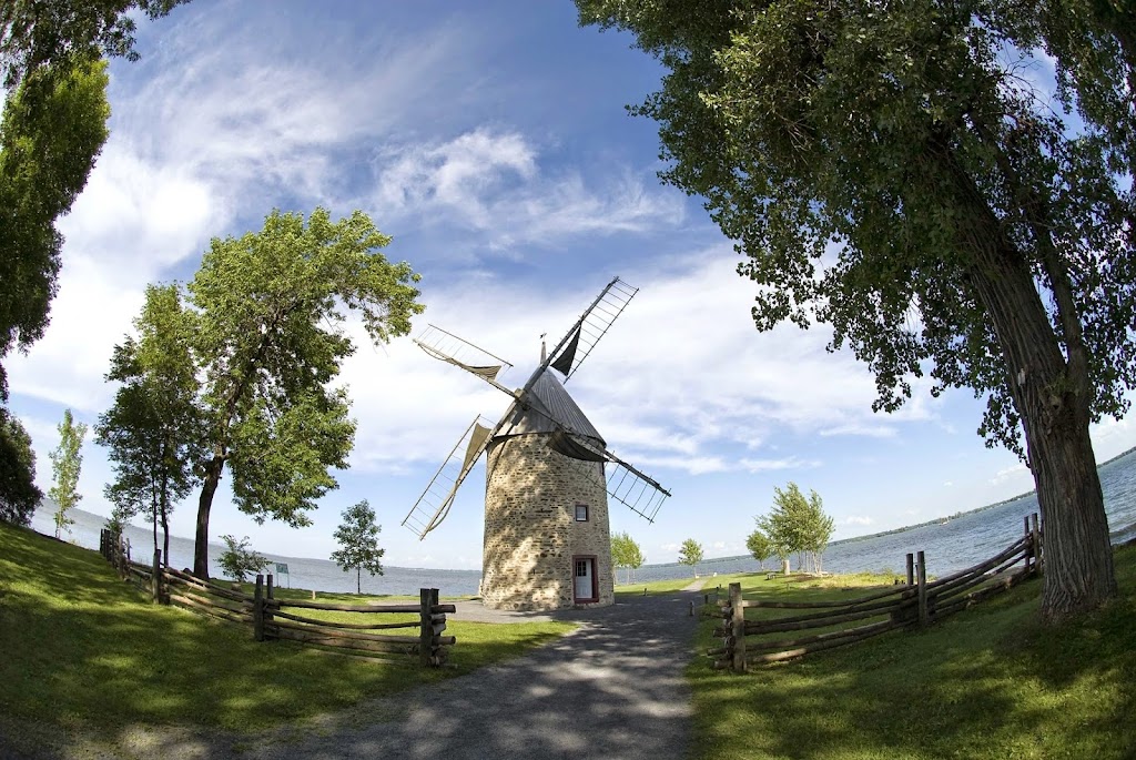 City Hall of Notre-Dame-de-l’Île-Perrot | 21 Rue de lÉglise, Notre-Dame-de-lÎle-Perrot, QC J7V 8P4, Canada | Phone: (514) 453-4128