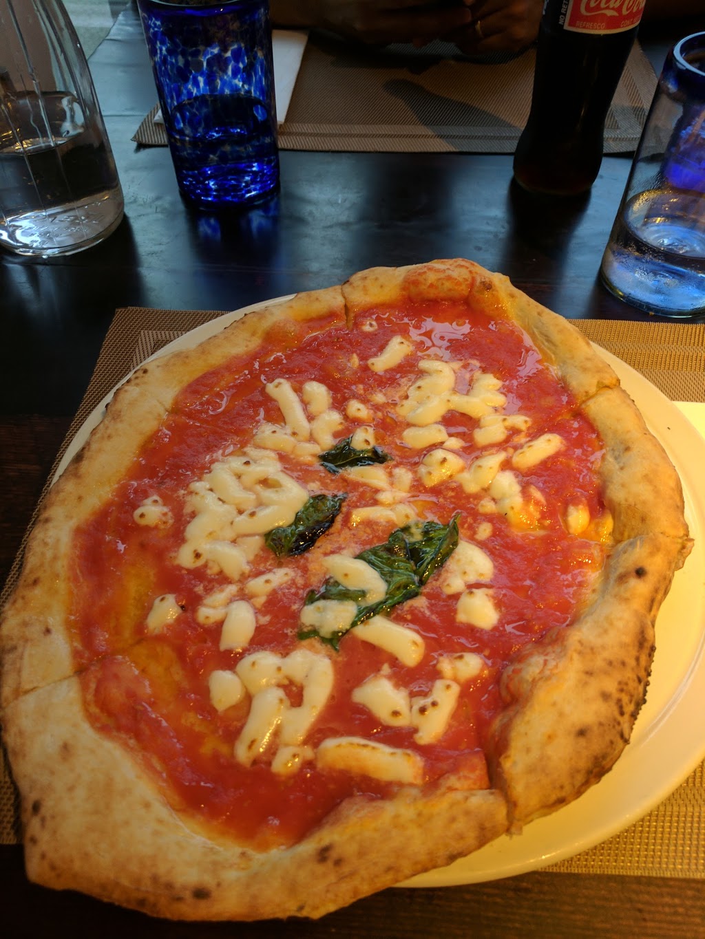 Viva Napoli Pizzeria | 679 Mt Pleasant Rd, Toronto, ON M4S 2N2, Canada | Phone: (647) 344-8482