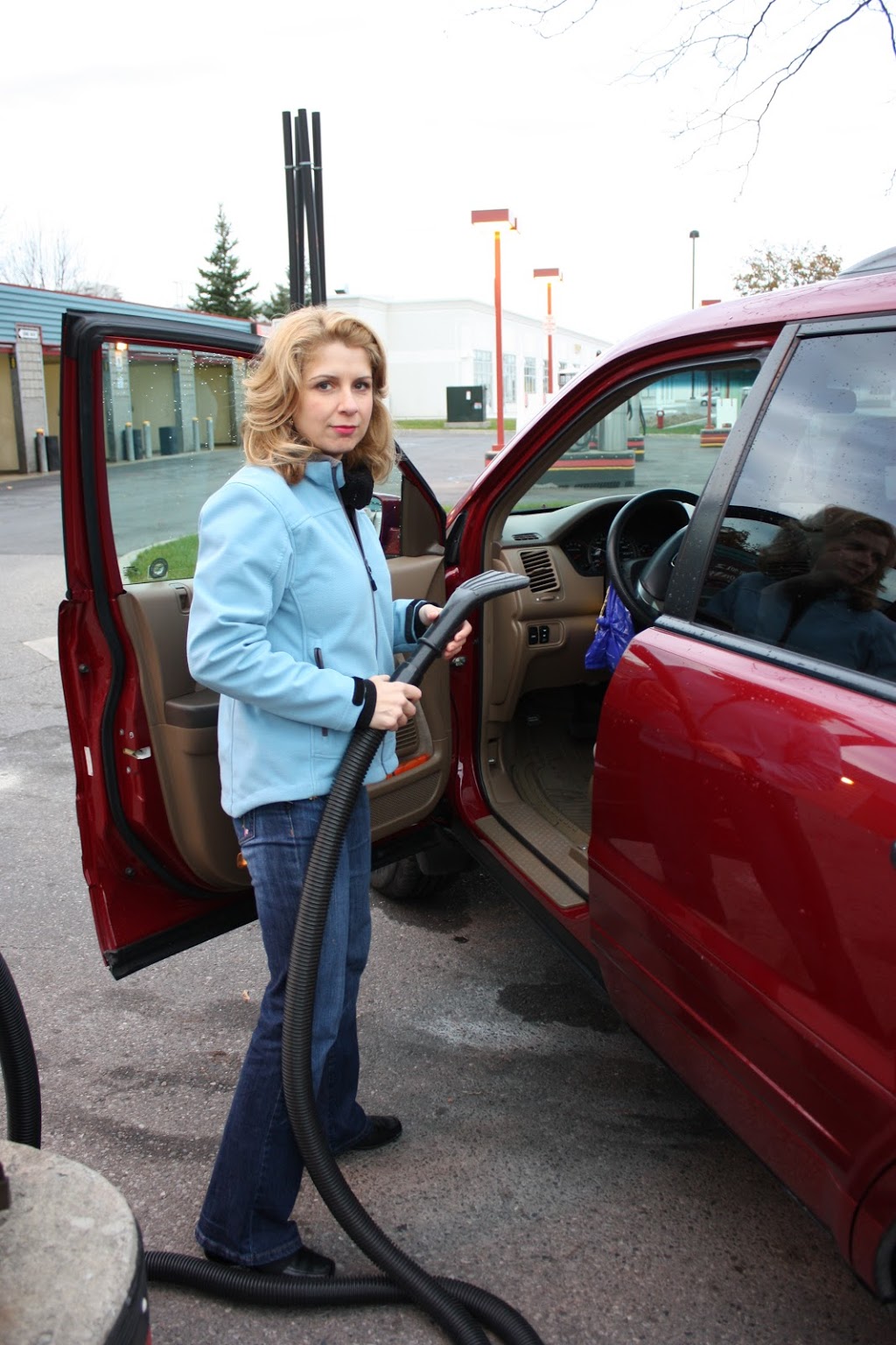 COIN-OP CAR WASH BRAMPTON Victory Lane | 7890 cw, Hurontario St, Brampton, ON L6Y 0C7, Canada | Phone: (905) 601-9012